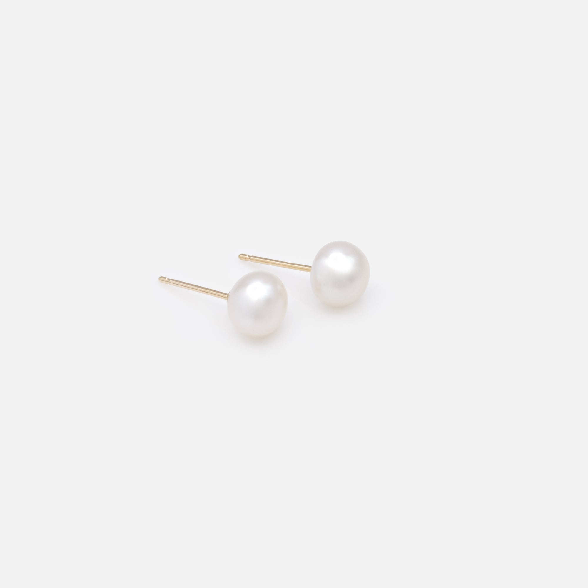 6 to 6.5mm freshwater pearl earrings with 14k gold post