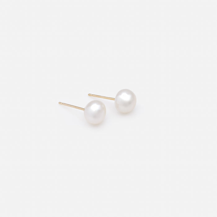 Boucles d'oreilles perles d'eau douce 6 à 6,5 mm avec tige en or 14 carats