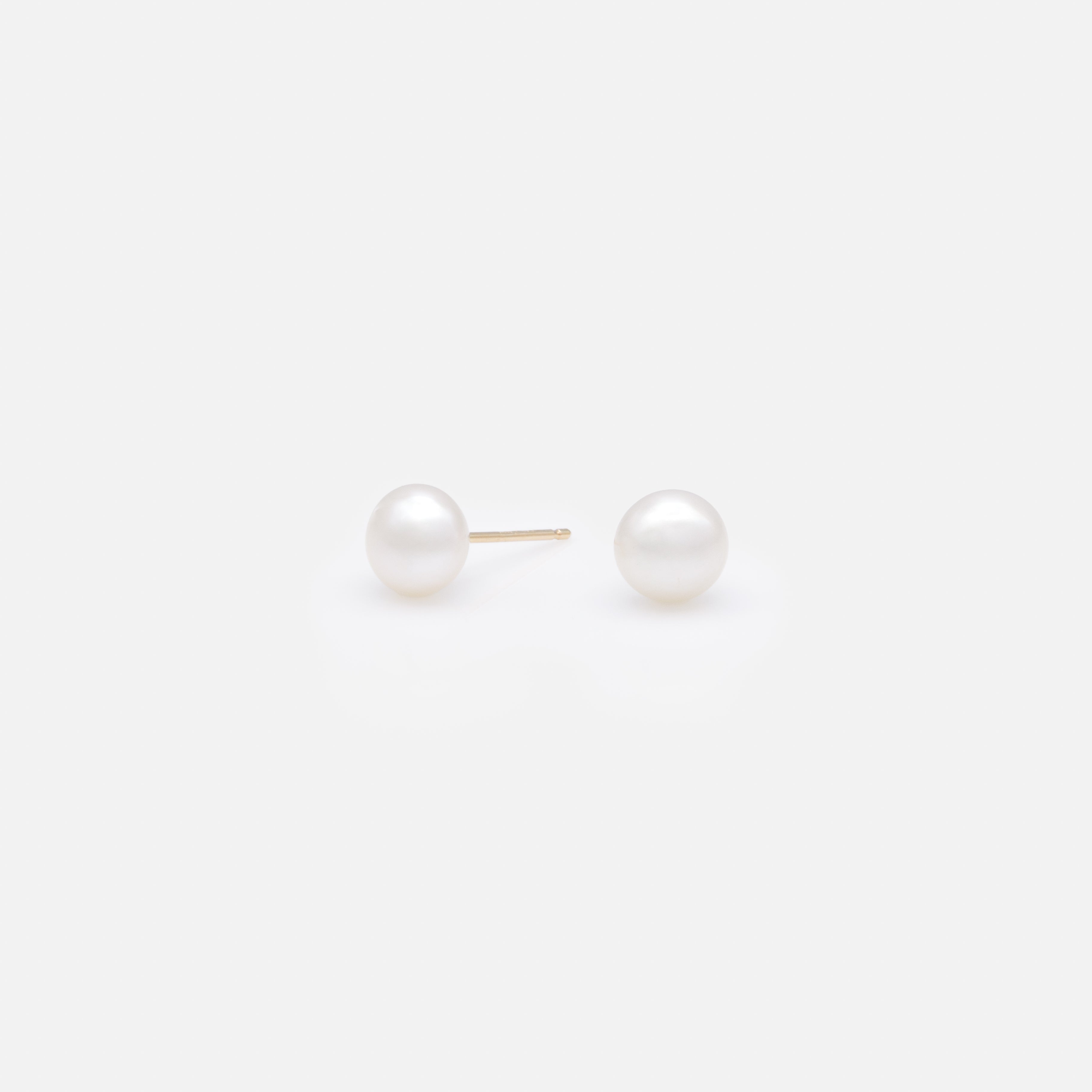 Boucles d'oreilles perles d'eau douce 6 à 6,5 mm avec tige en or 14 carats