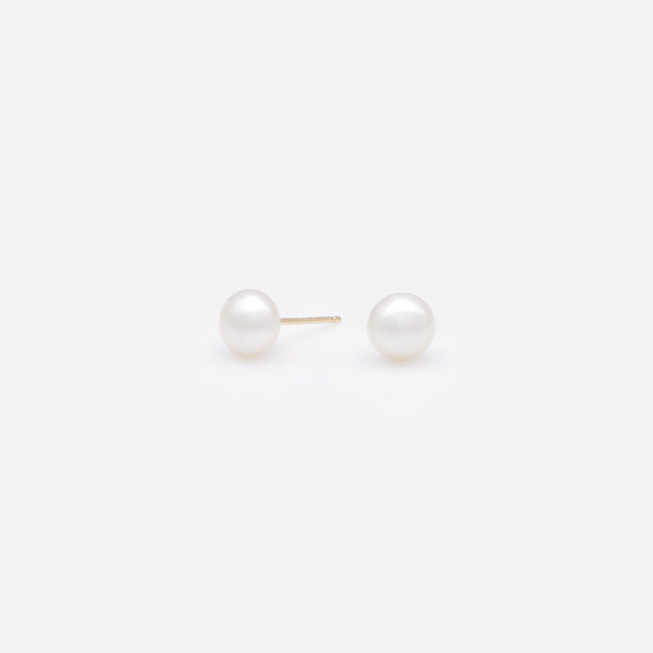 Load image into Gallery viewer, 6 to 6.5mm freshwater pearl earrings with 14k gold post
