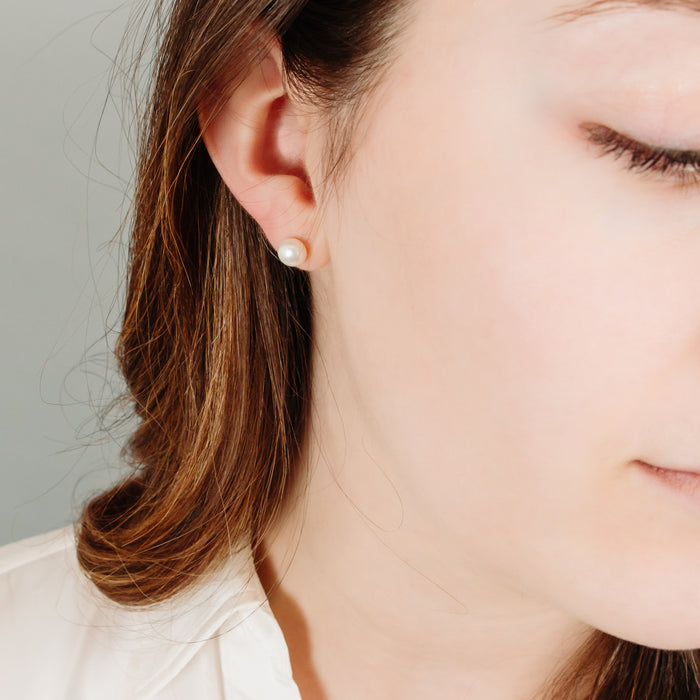 Boucles d'oreilles perles d'eau douce 7 à 7,5 mm avec tige en or 14 carats