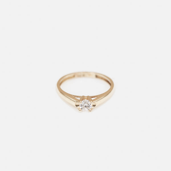 Load image into Gallery viewer, 10k gold ring with small stone
