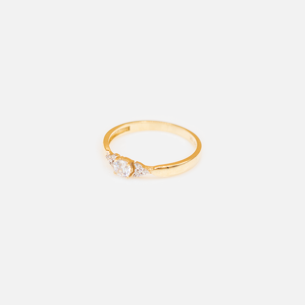 Load image into Gallery viewer, Ring in 10k yellow gold with sparkling stones
