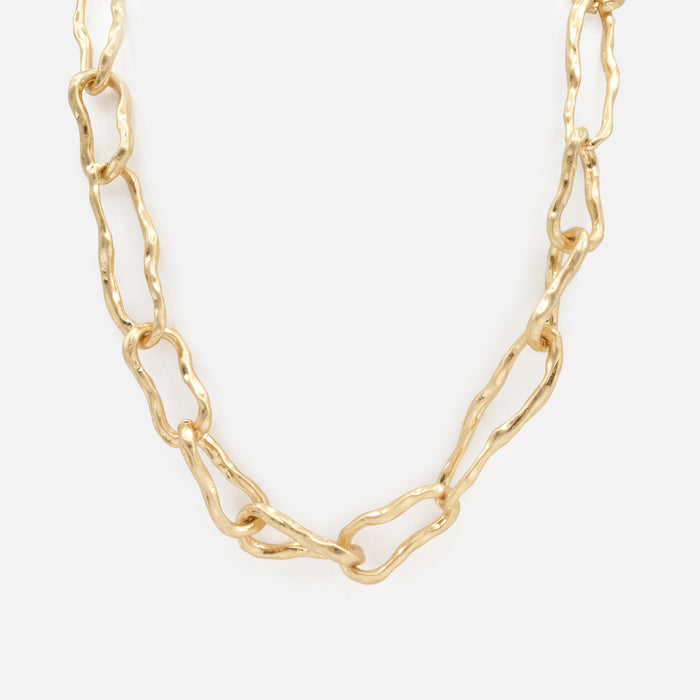 Gold chain with large twisted links