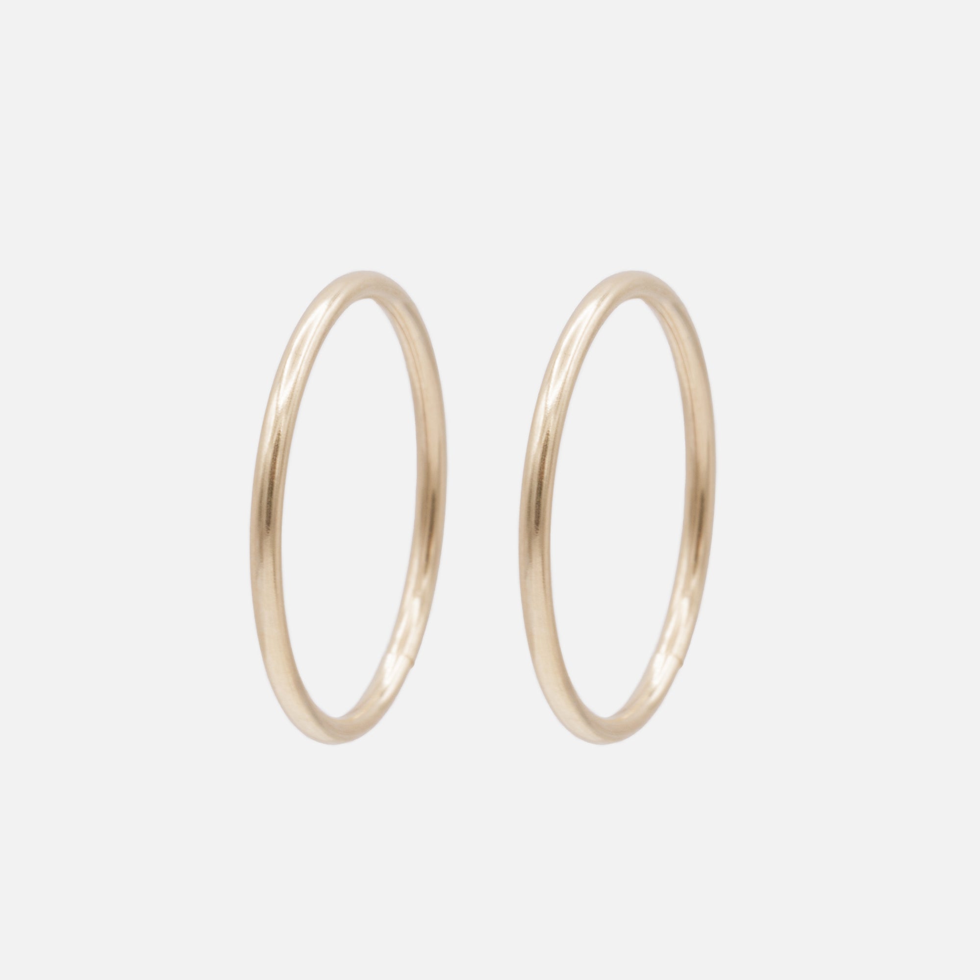 16mm Leverback Earrings in 10k Gold