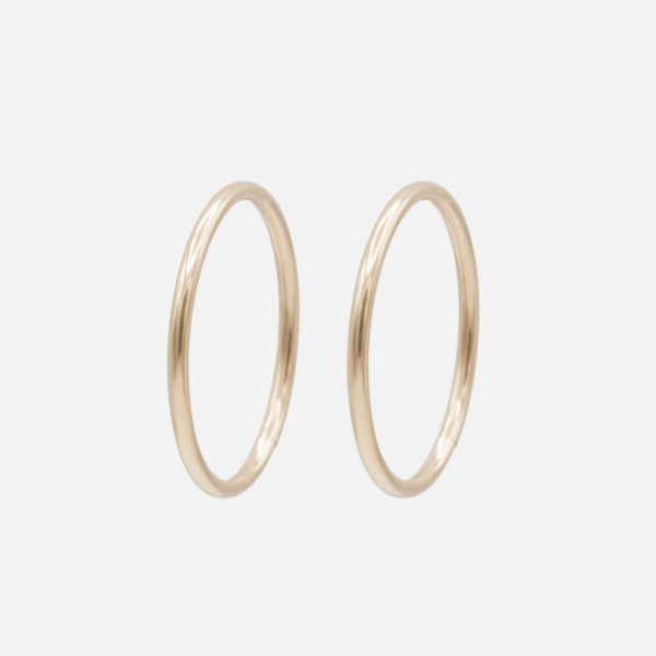 Load image into Gallery viewer, 16mm Leverback Earrings in 10k Gold
