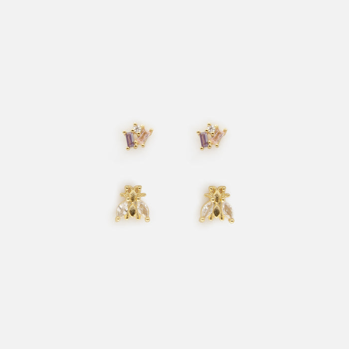 Duo de boucles d'oreilles dorées délicates avec pierres colorées