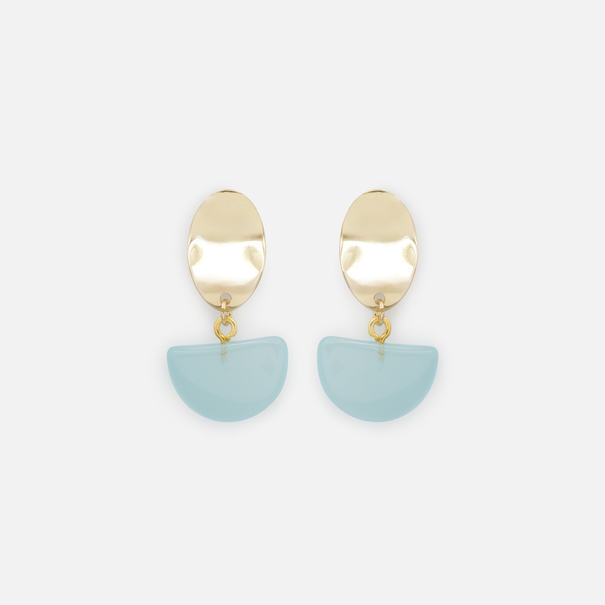 Boucles d'oreilles ovales dorées avec breloque turquoise translucide
