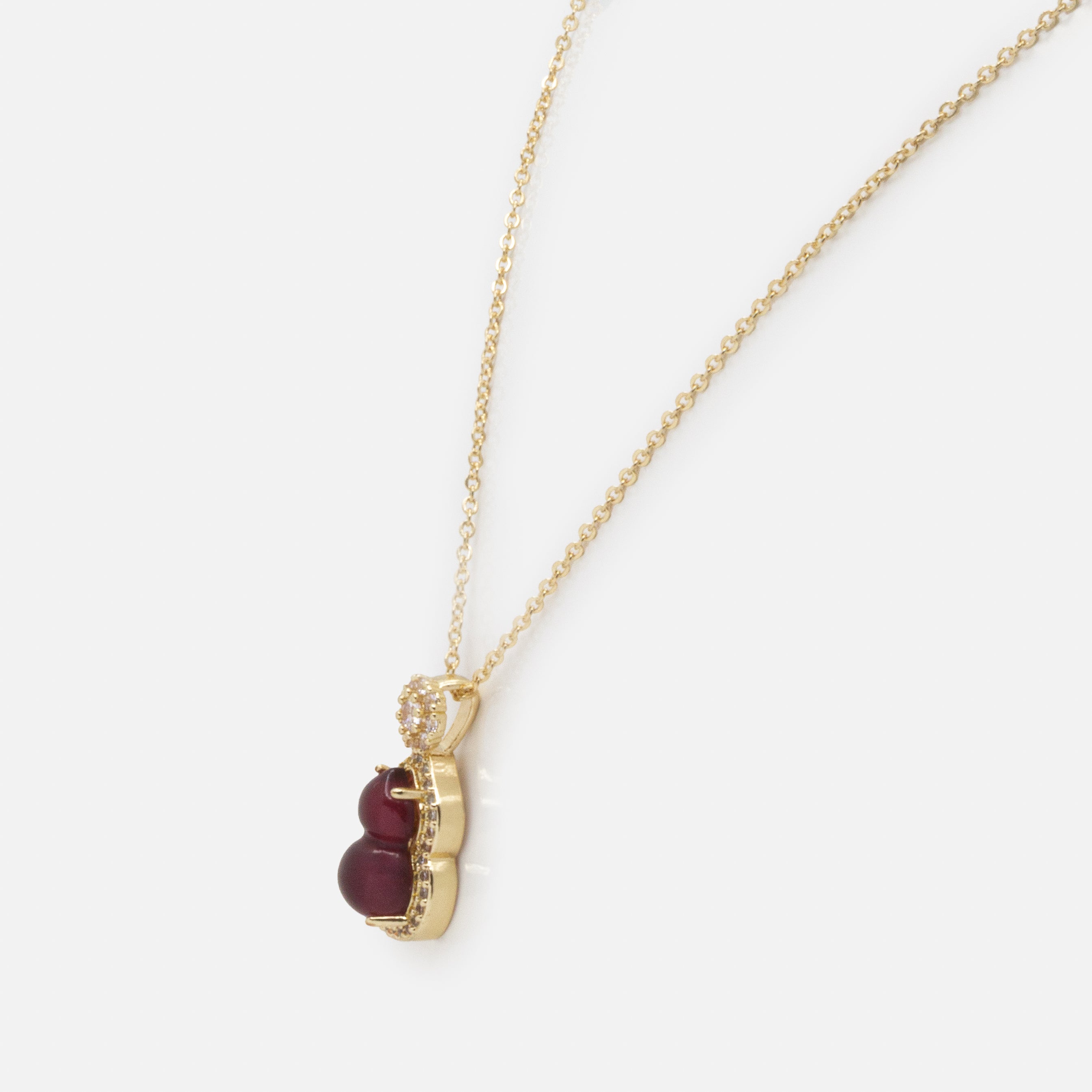Collier doré breloque bourgogne & zircons cubiques