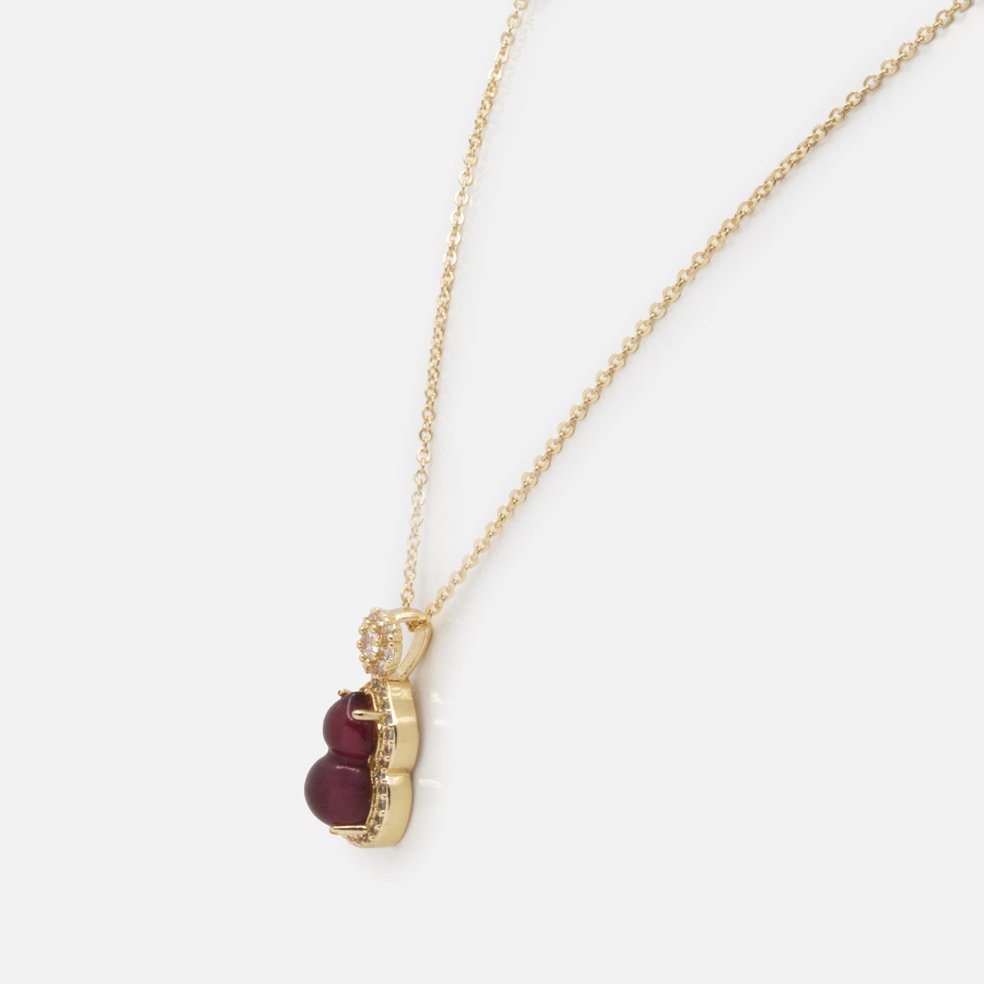 Collier doré breloque bourgogne & zircons cubiques