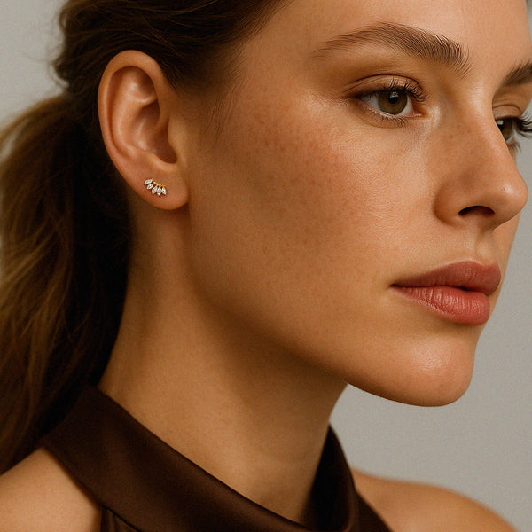 Charger l&#39;image dans la galerie, Boucles d&#39;oreilles en or vermeil serties de marquises
