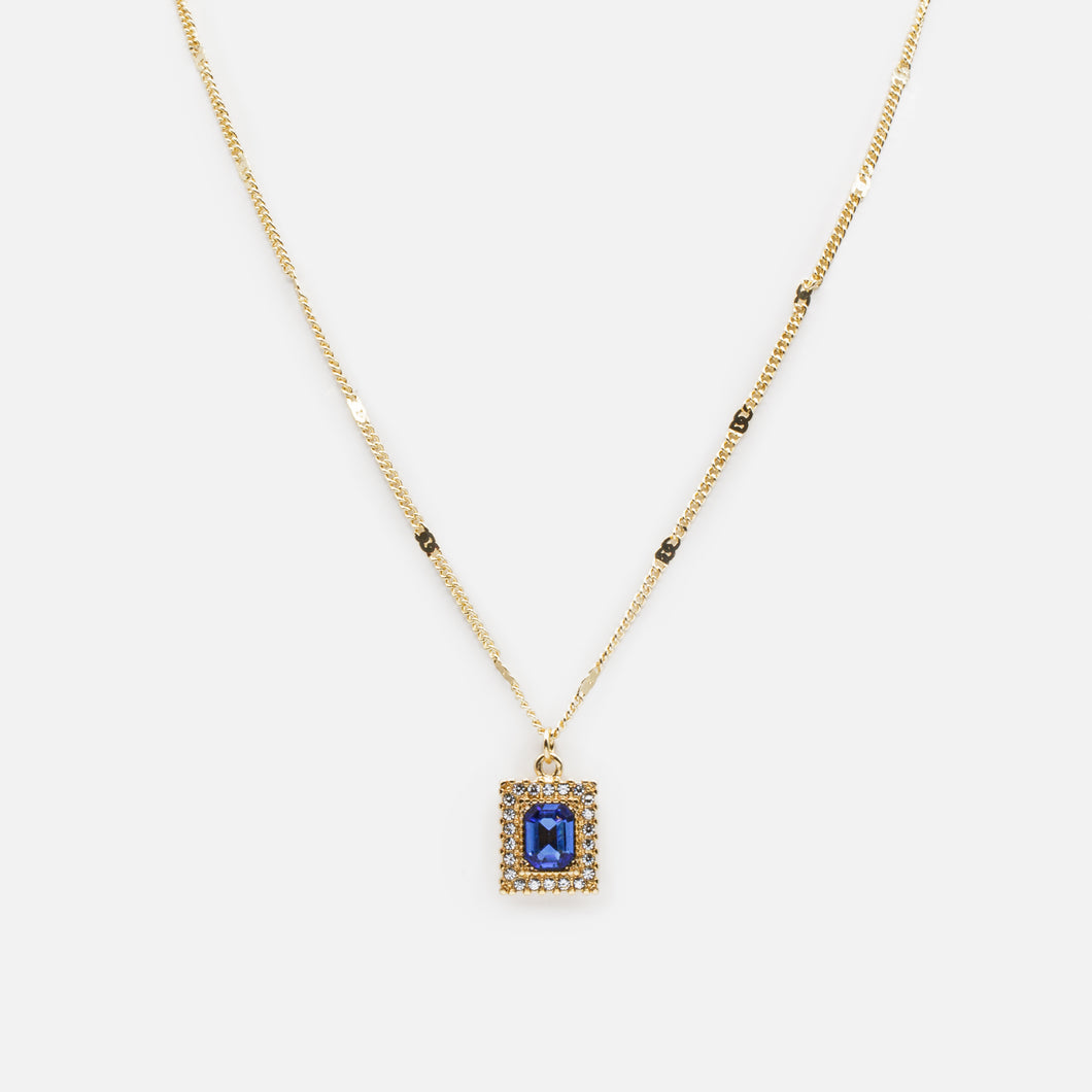 Collier doré pendentif pierre saphir octogonale encadrée de zircons cubiques