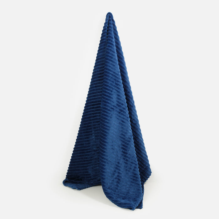 Petite couverture marine côtelée