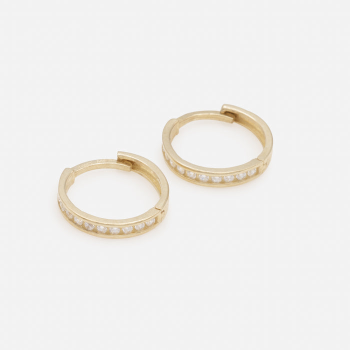 Boucles d’oreilles huggies 12 mm avec zircons cubiques en or 10 carats