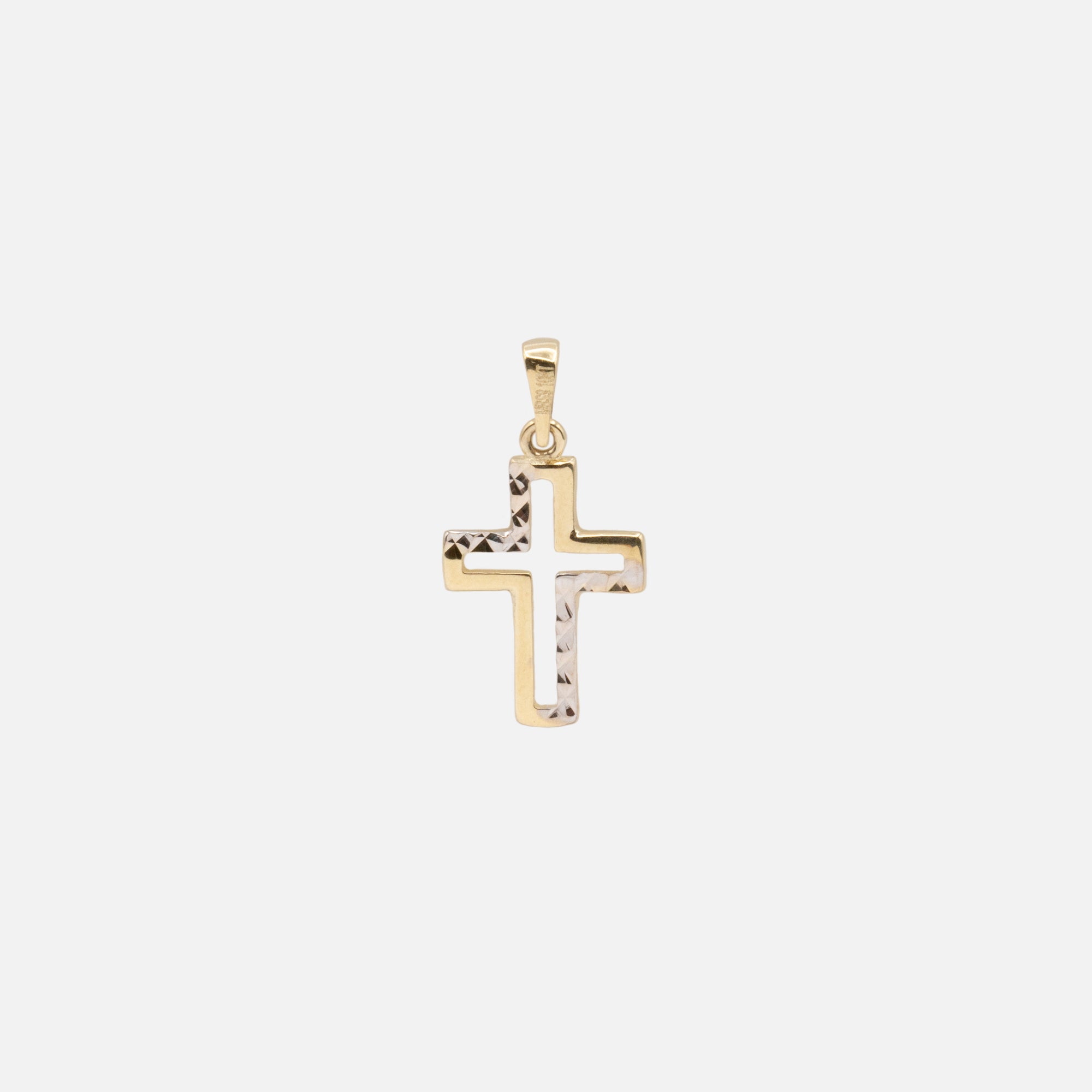 Breloque croix vide texturée 2 tons en or 10 carats