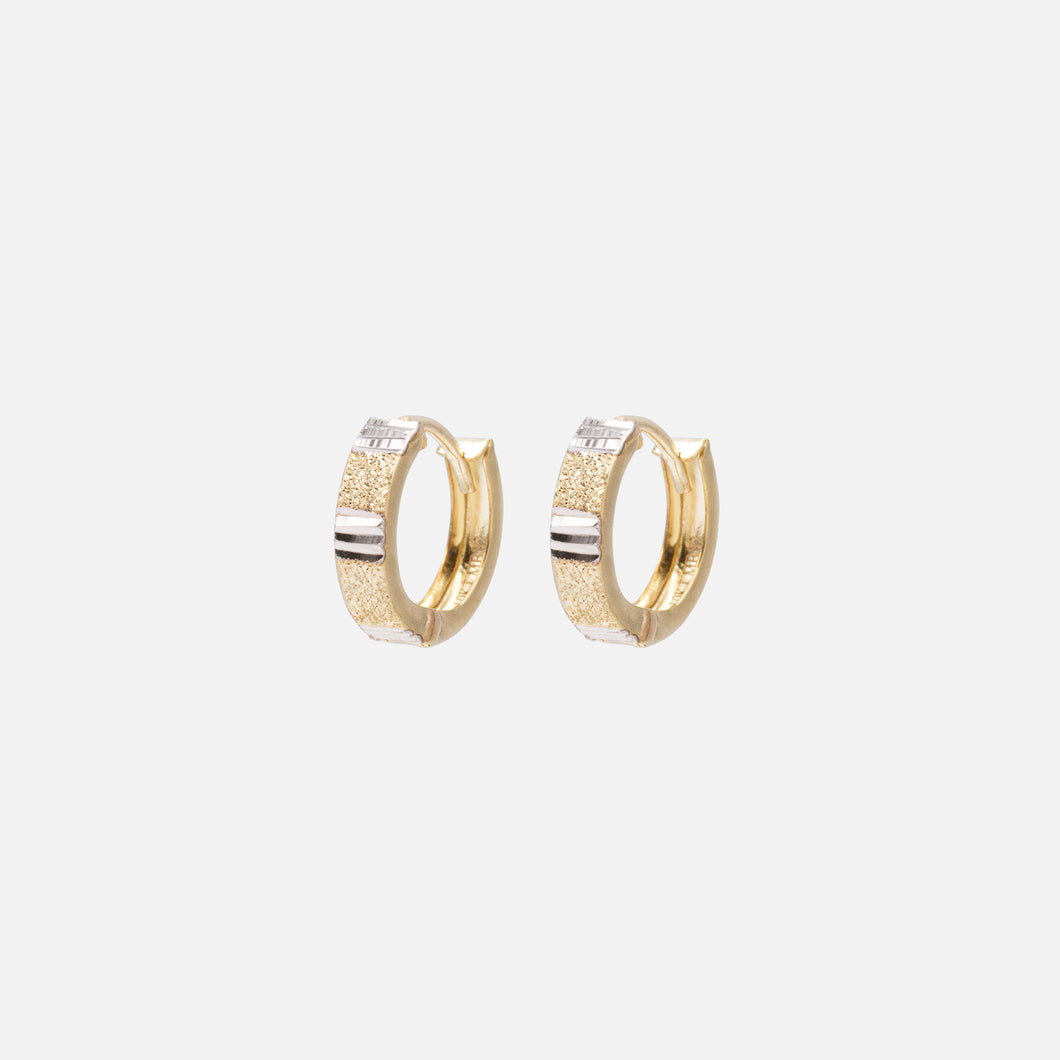 Petites boucles d'oreilles anneaux larges en or 10 carats
