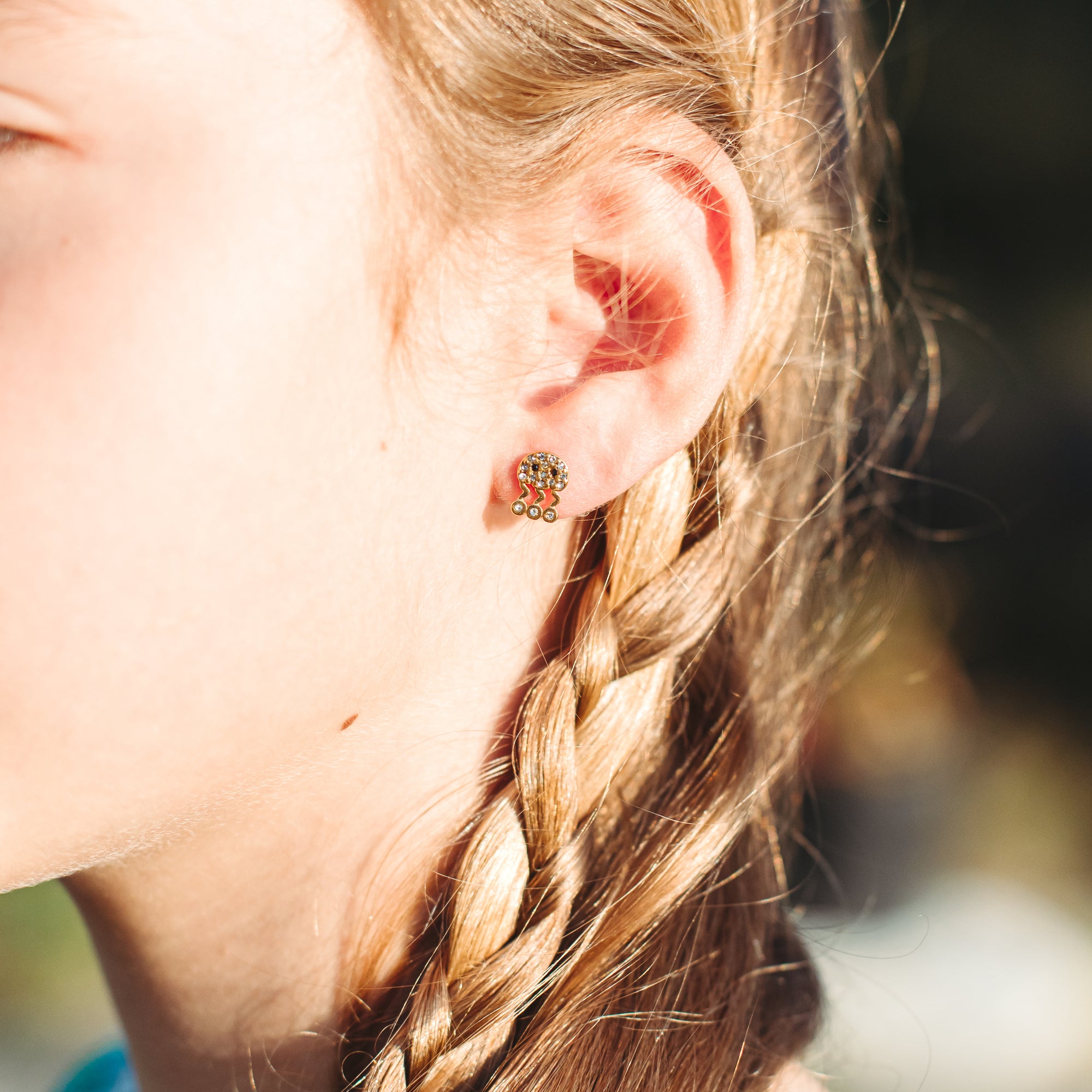 Mini gold jellyfish earrings with cubic zirconia in stainless steel