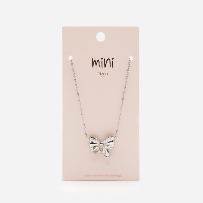 Mini silver necklace with oversized stainless steel buckle charm