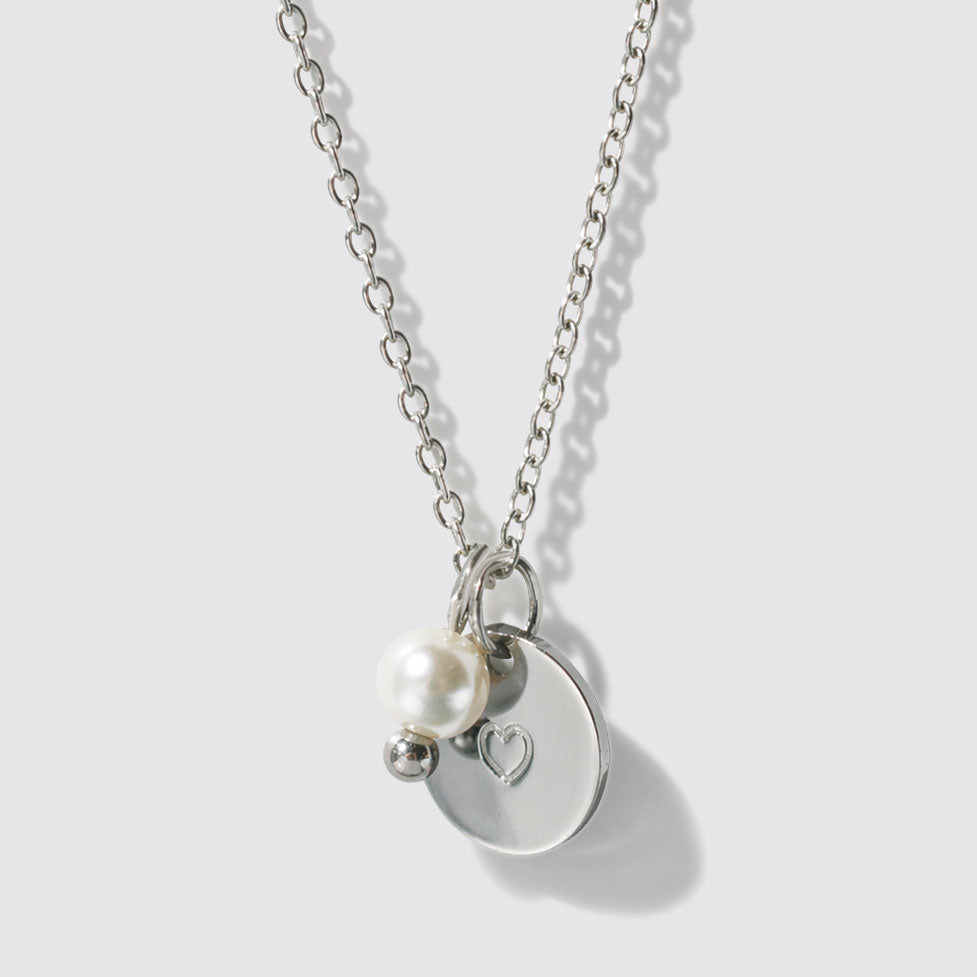 Mini collier argenté, pendentif cœur gravé et perle en acier inoxydable