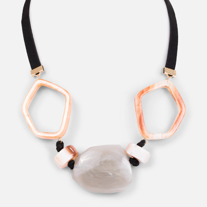 Collier massif avec pierre grise