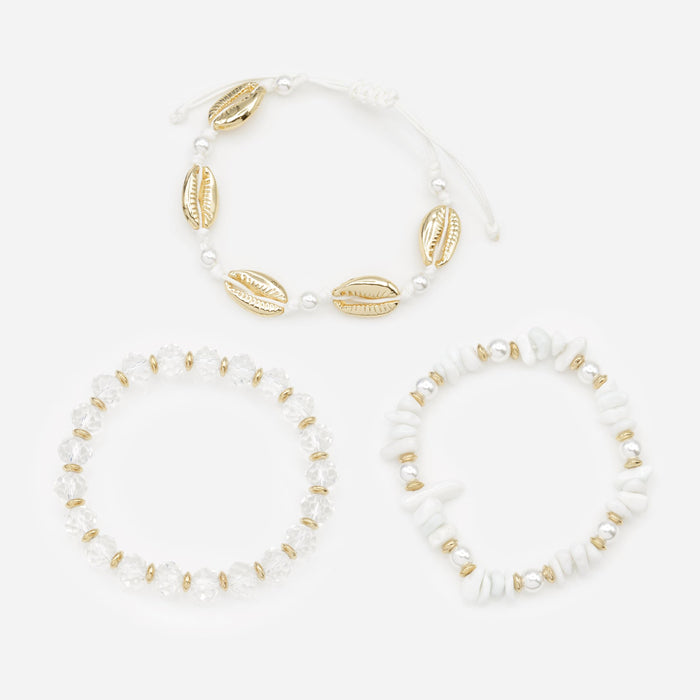 Trio de bracelets extensibles et à corde avec pierres blanches et coquillages dorés