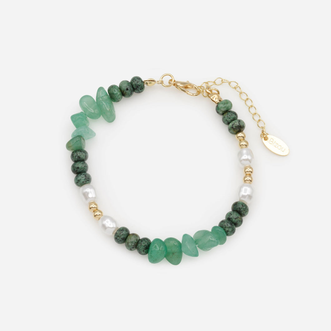 Green stone bracelet with pearls and golden beads