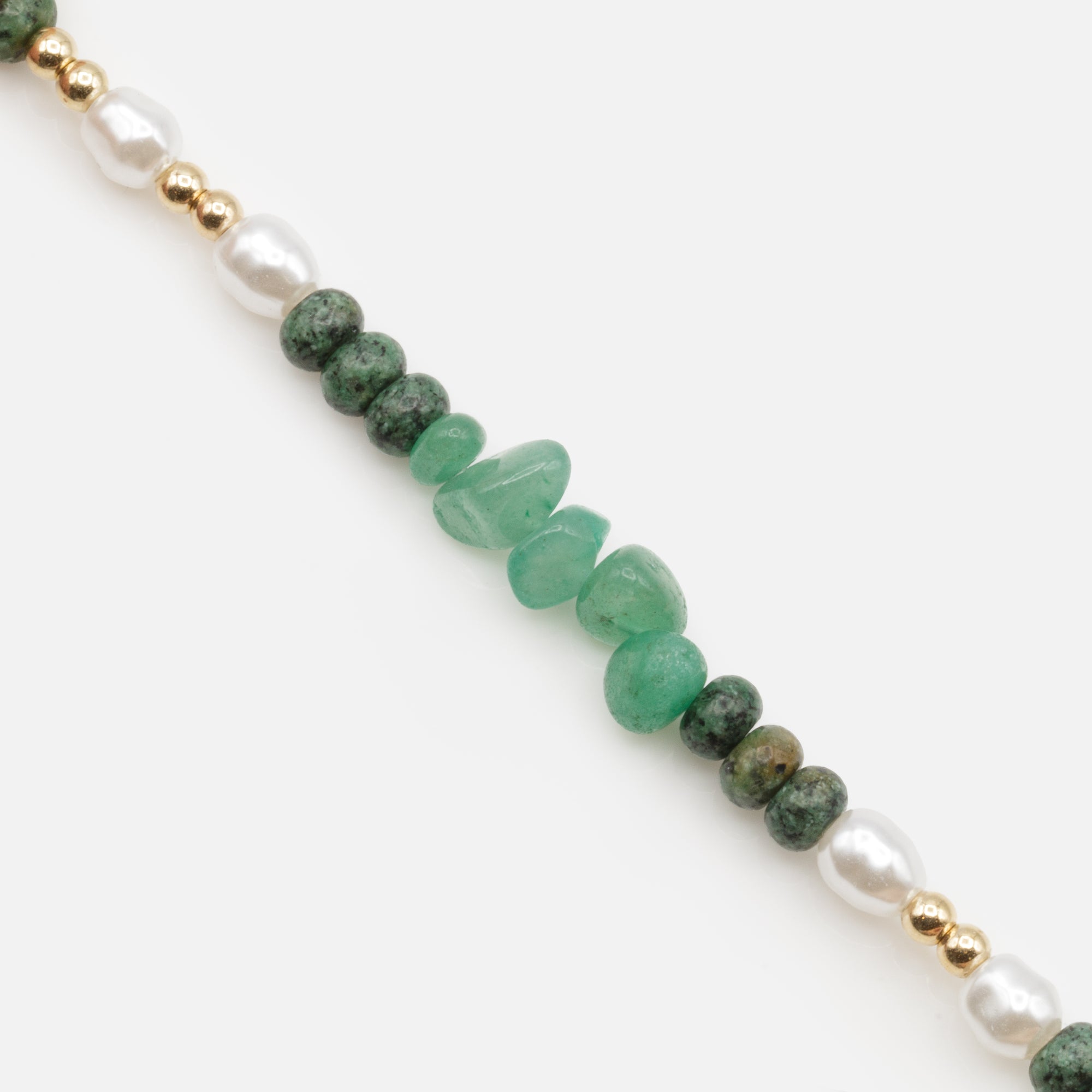 Green stone bracelet with pearls and golden beads