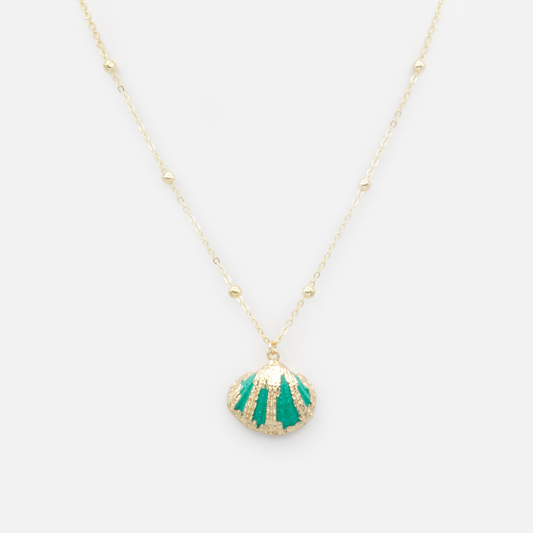 Collier petites billes dorées avec breloque coquillage turquoise