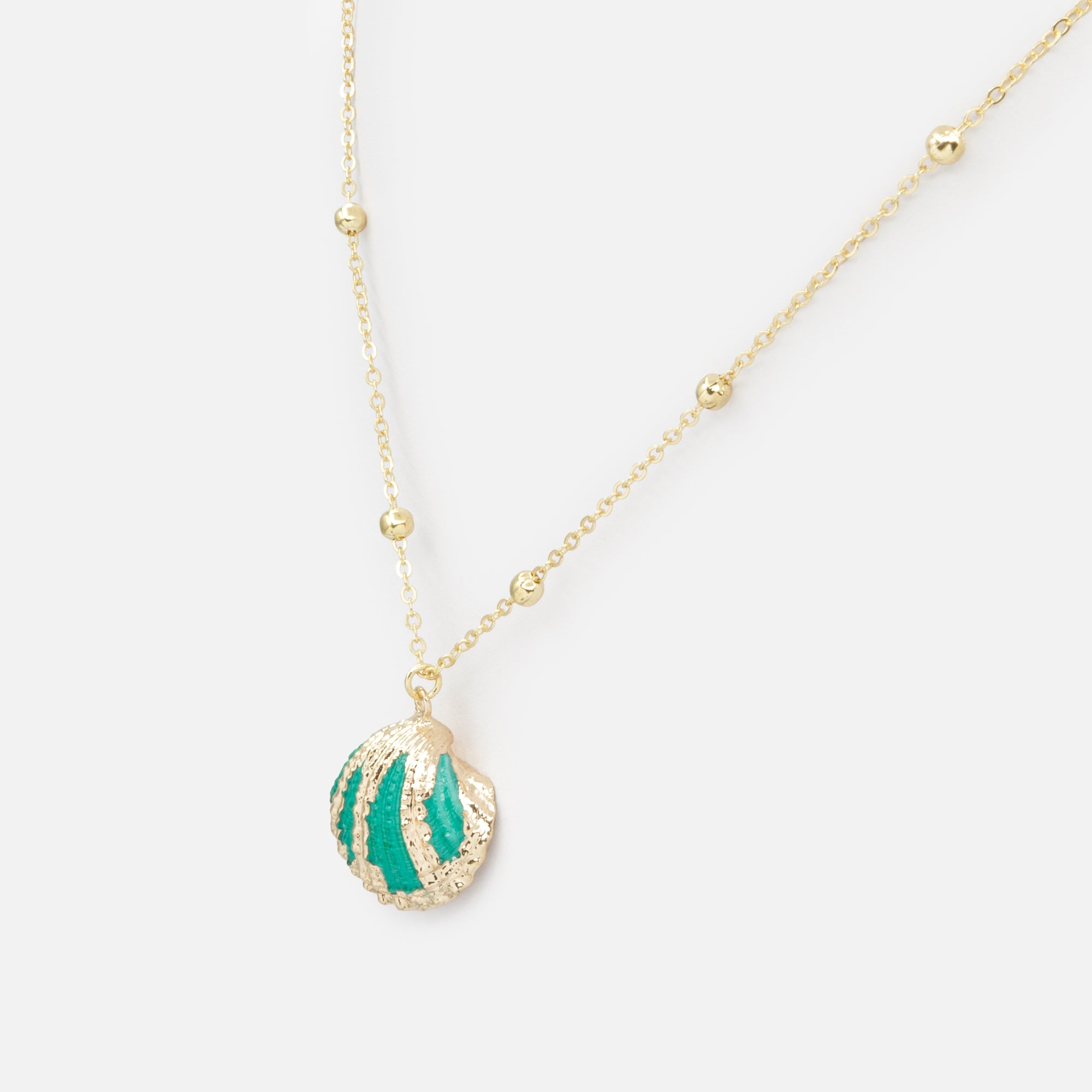 Collier petites billes dorées avec breloque coquillage turquoise