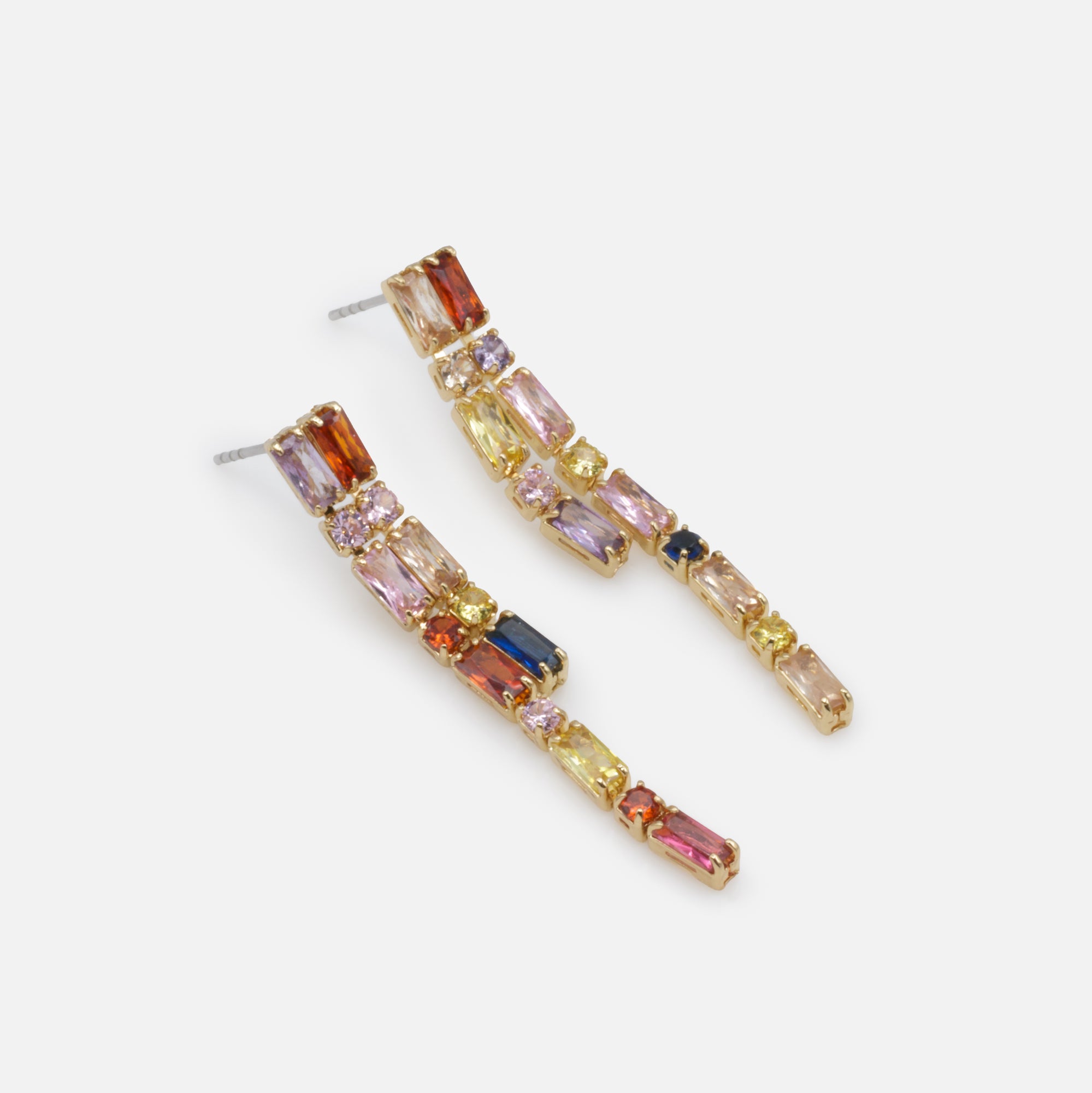 Boucles d'oreilles dorées longues avec petites pierres multicolores