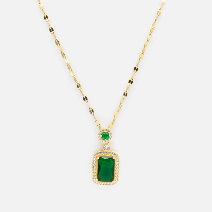 Collier doré à maille diamant avec pierres émeraude et zircons cubiques
