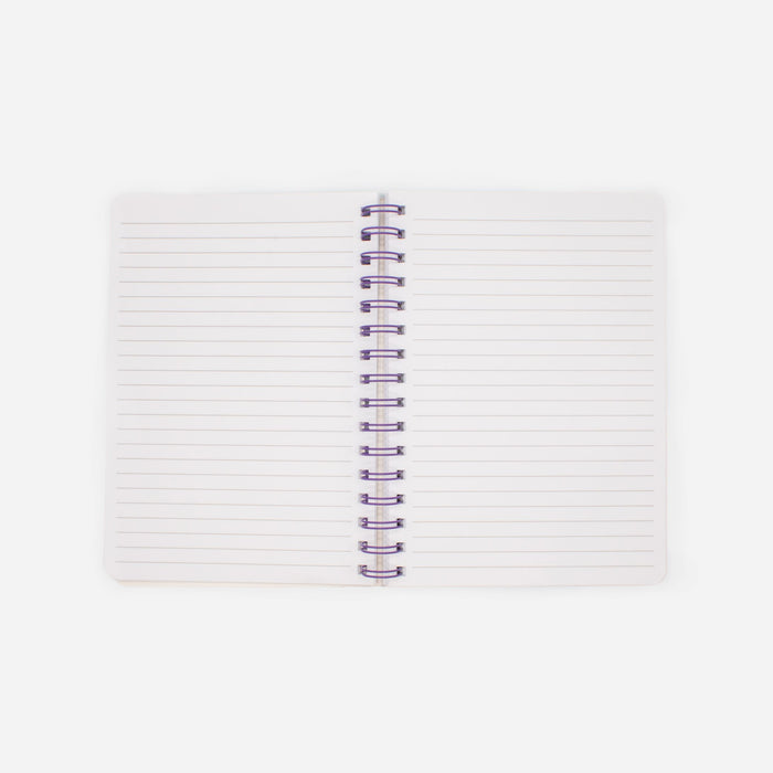 Cahier de notes lilas avec fleurs