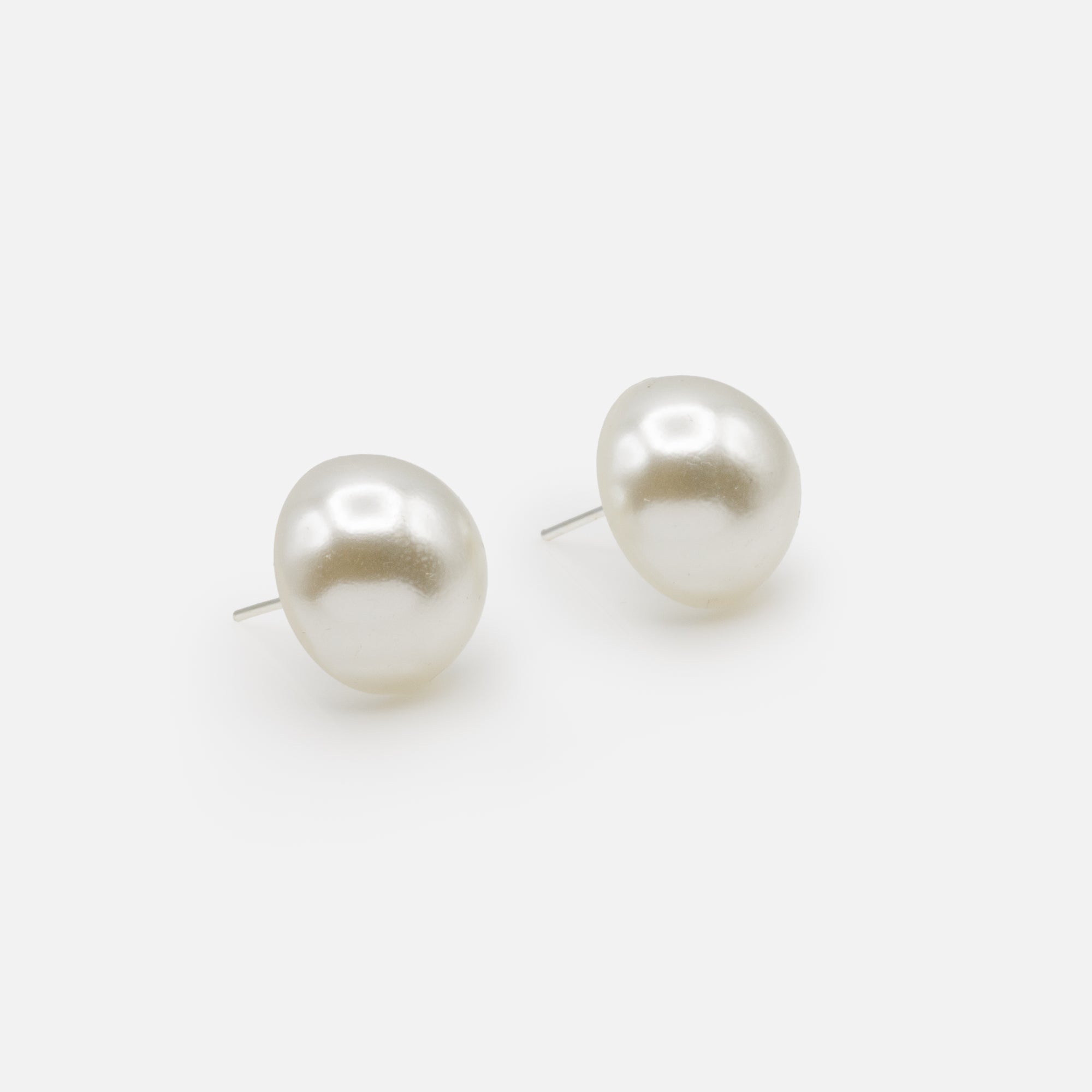 14 mm half ball glass pearl earrings