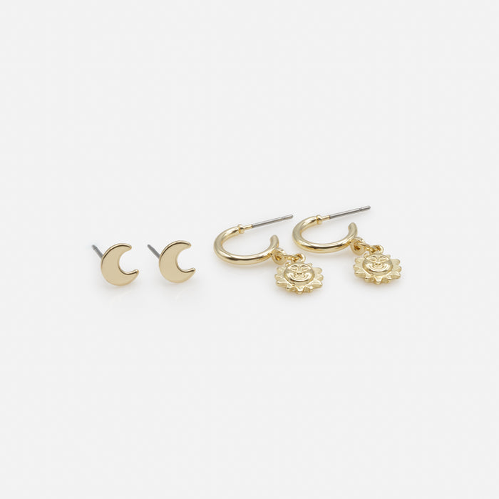 Duo de boucles d'oreilles dorées croissant de lune et soleil