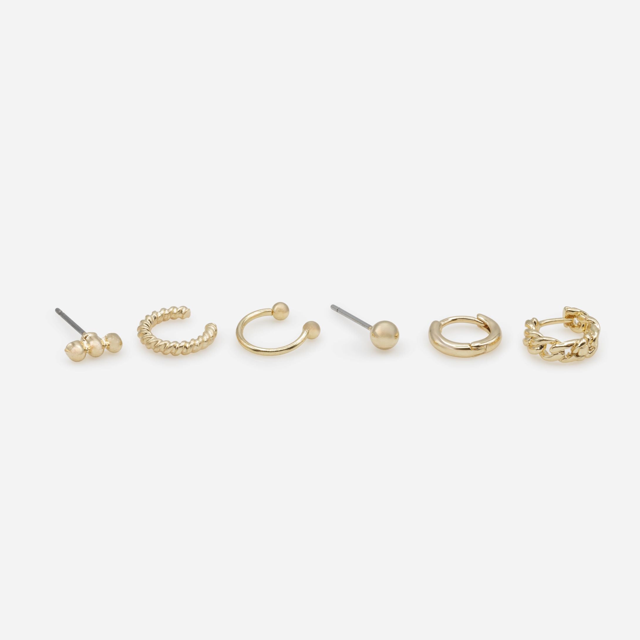 Ensemble de quatre boucles d'oreilles et de deux manchettes dorées