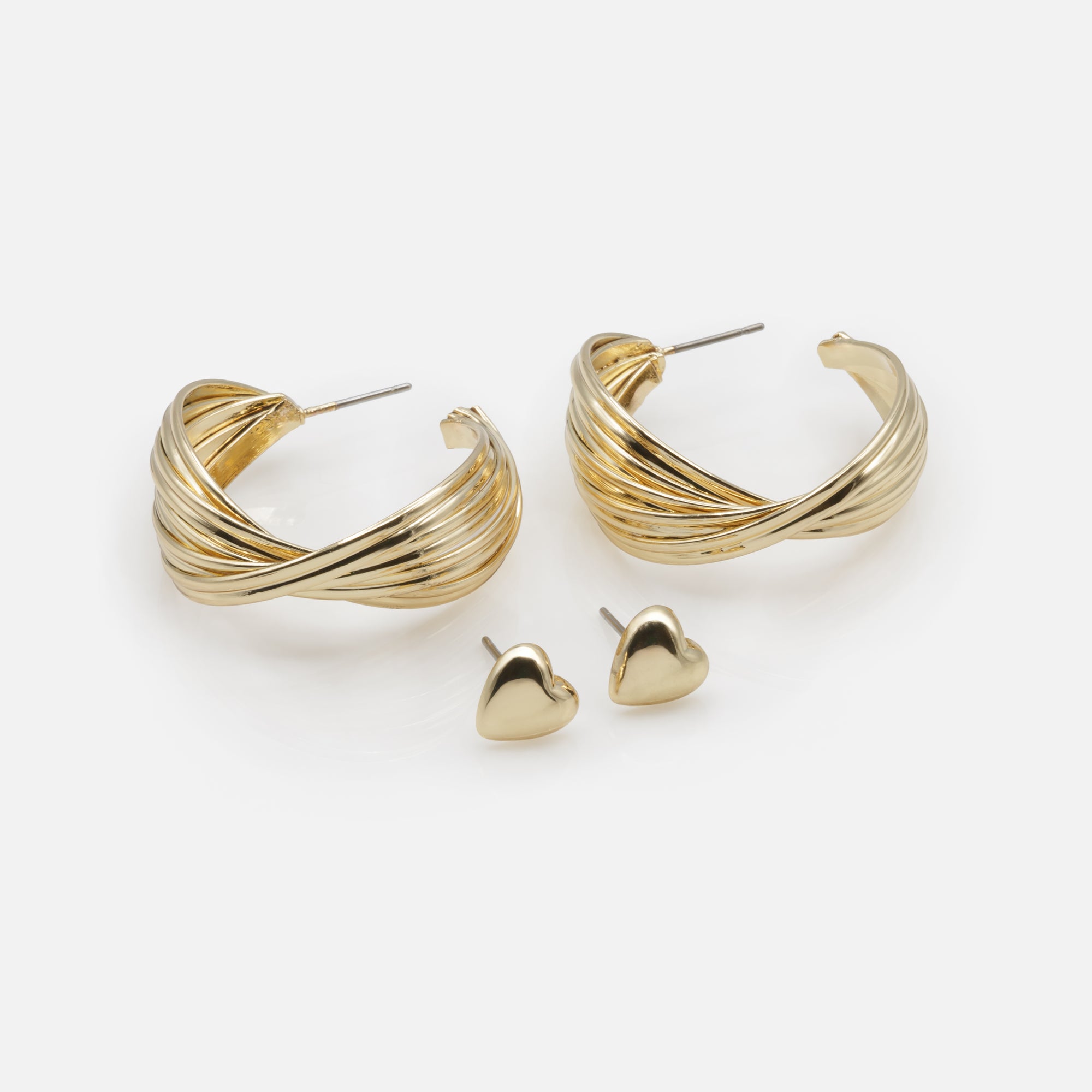 Duo de boucles d'oreilles coeurs et anneaux dorés entremêlés