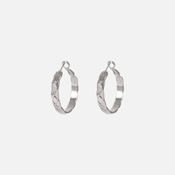 Load image into Gallery viewer, Silver hoop earrings with scale pattern
