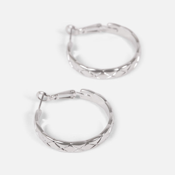 Load image into Gallery viewer, Silver hoop earrings with scale pattern
