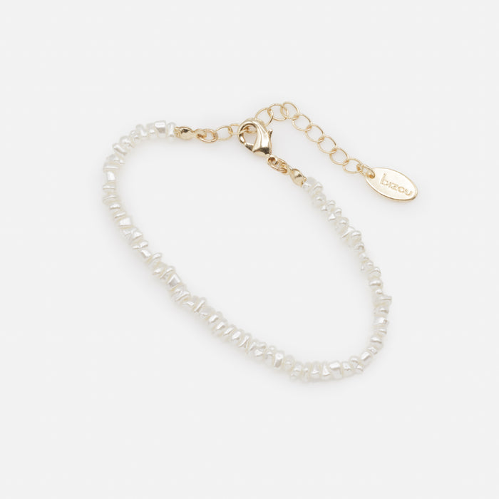 Bracelet doré de perles