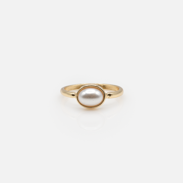 Load image into Gallery viewer, Set of three golden rings with pearls
