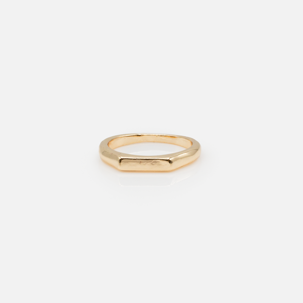 Load image into Gallery viewer, Set of three golden rings with pearls
