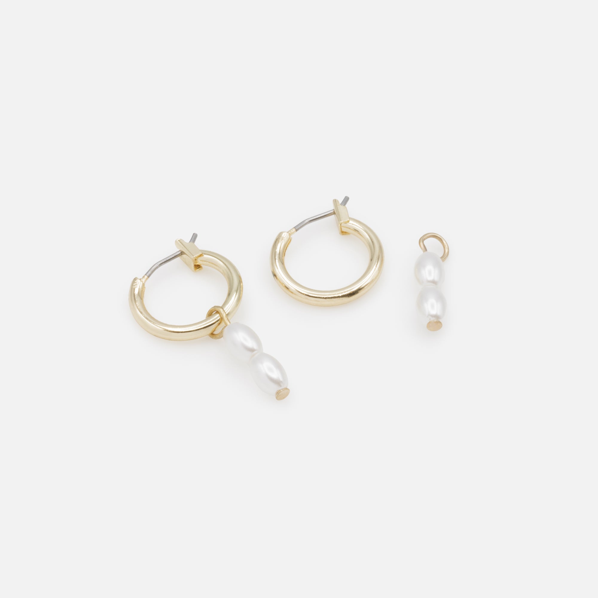 Boucles d'oreilles anneaux dorés breloque double perle amovible