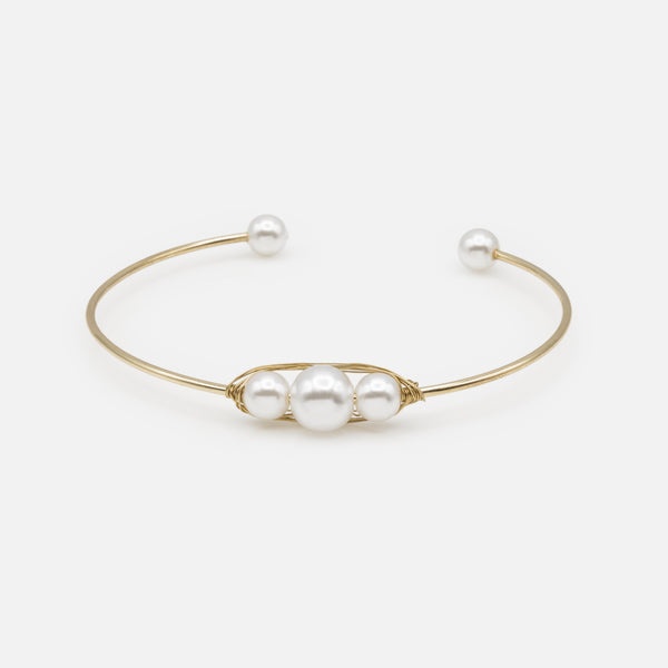 Load image into Gallery viewer, Set of two golden bracelets trio of pearls and metal wire
