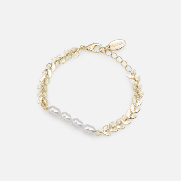 Load image into Gallery viewer, Golden quartet bracelet of pearls and links in the shape of leaves
