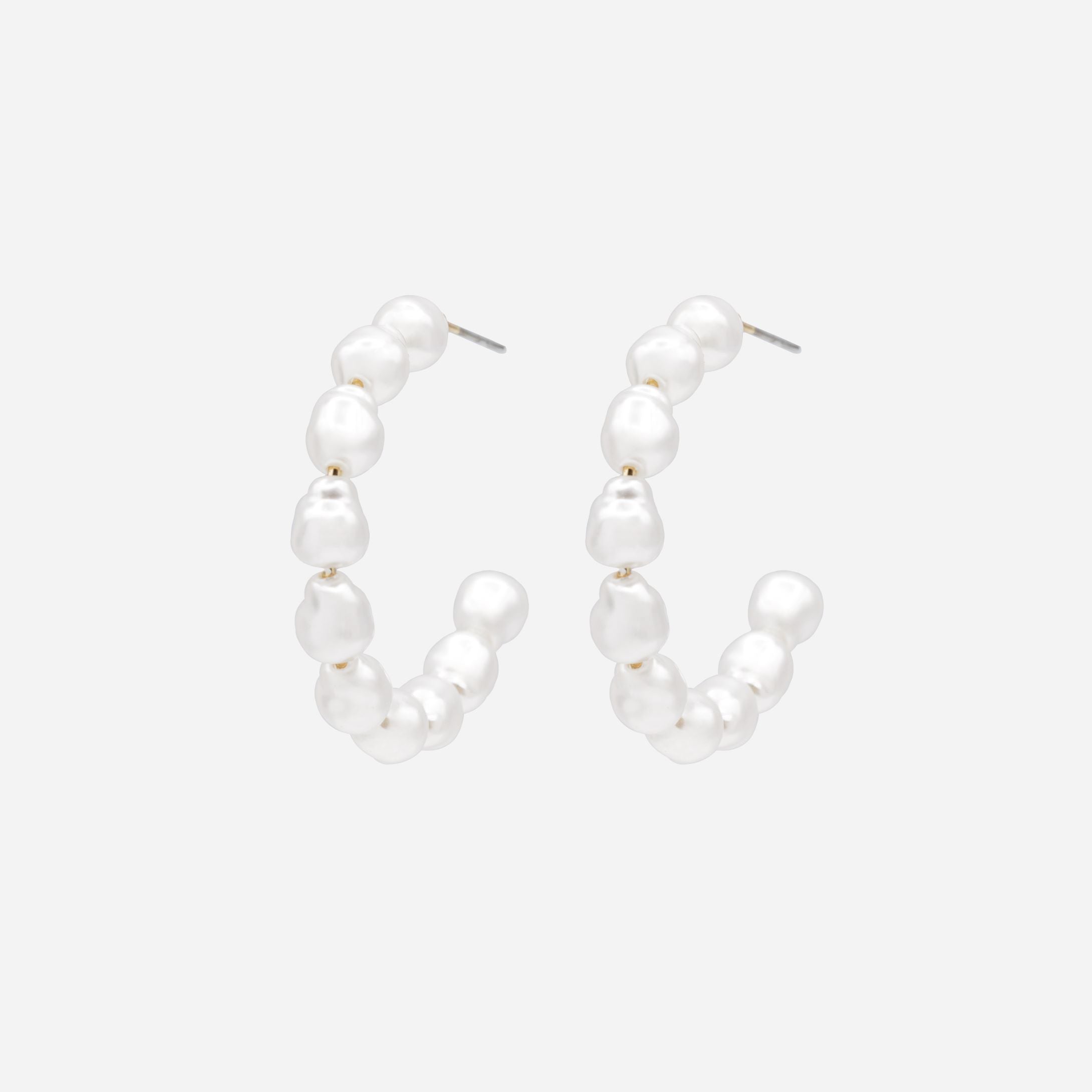 Boucles d'oreilles anneaux dorés ouverts en perles