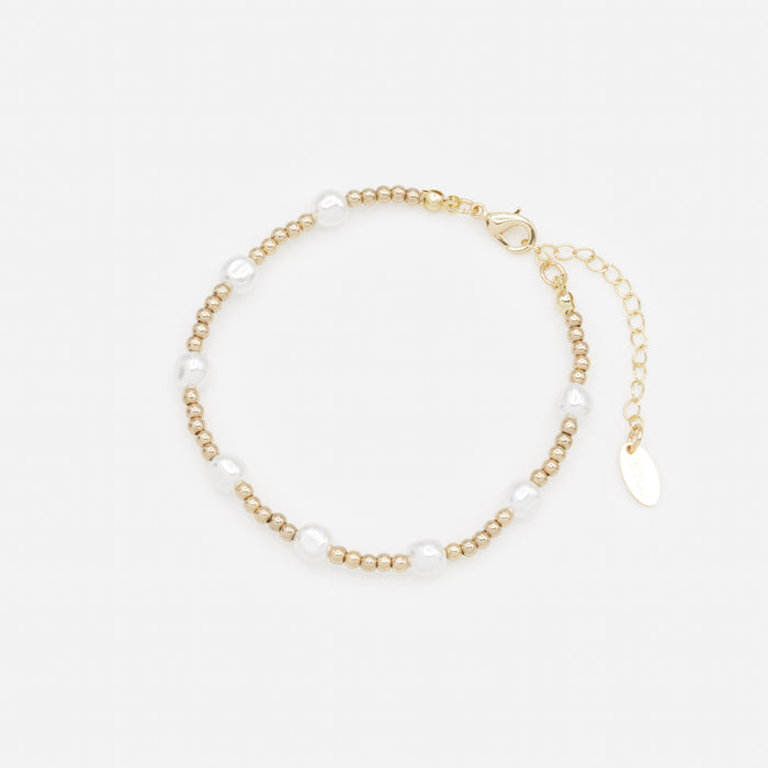 Bracelet perles et billes délicates dorées