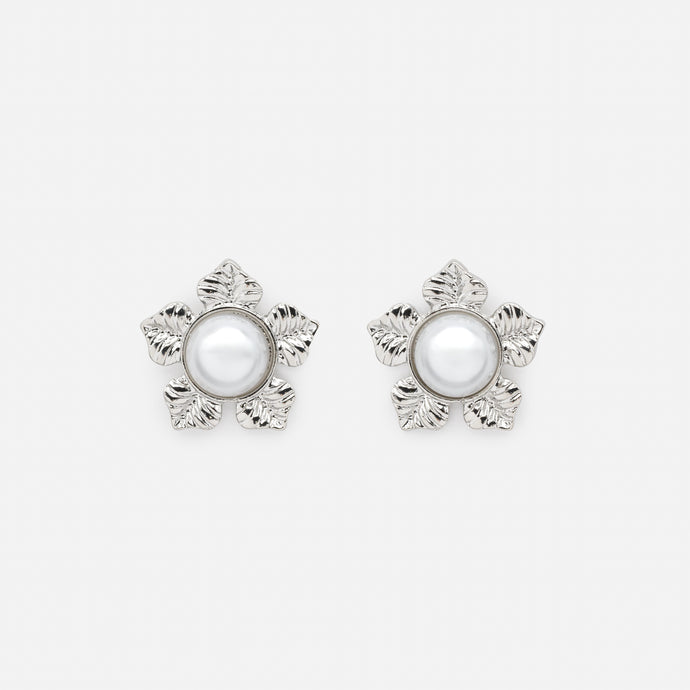 Boucles d'oreilles perles et pétales argentés