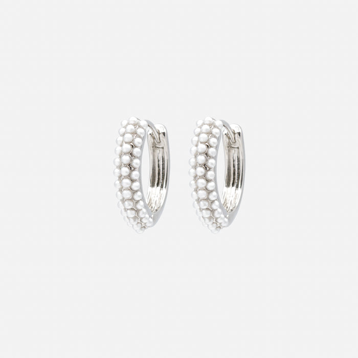 Boucles d'oreilles anneaux argentés avec surface perlée