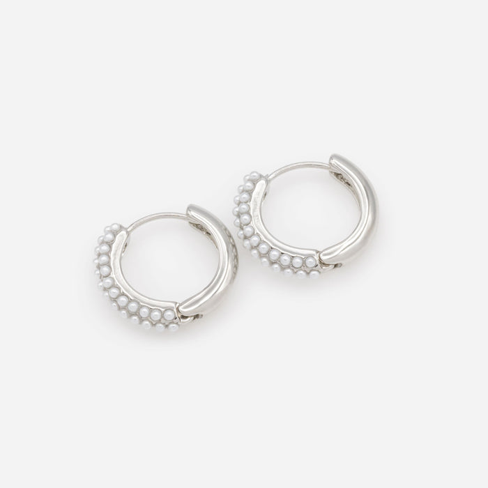 Boucles d'oreilles anneaux argentés avec surface perlée