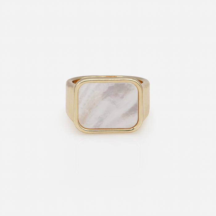 Bague dorée avec large rectangle nacré